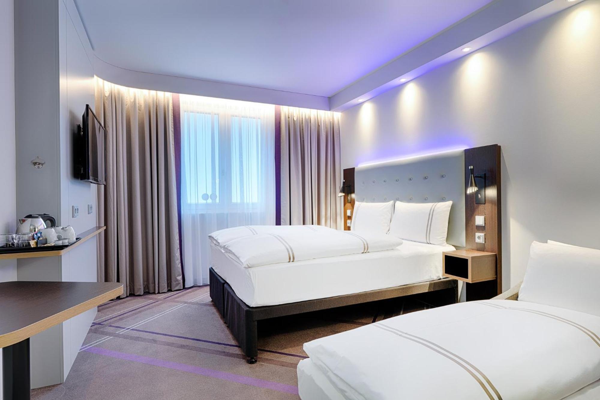 Premier Inn Berlin City Wilmersdorf Екстериор снимка