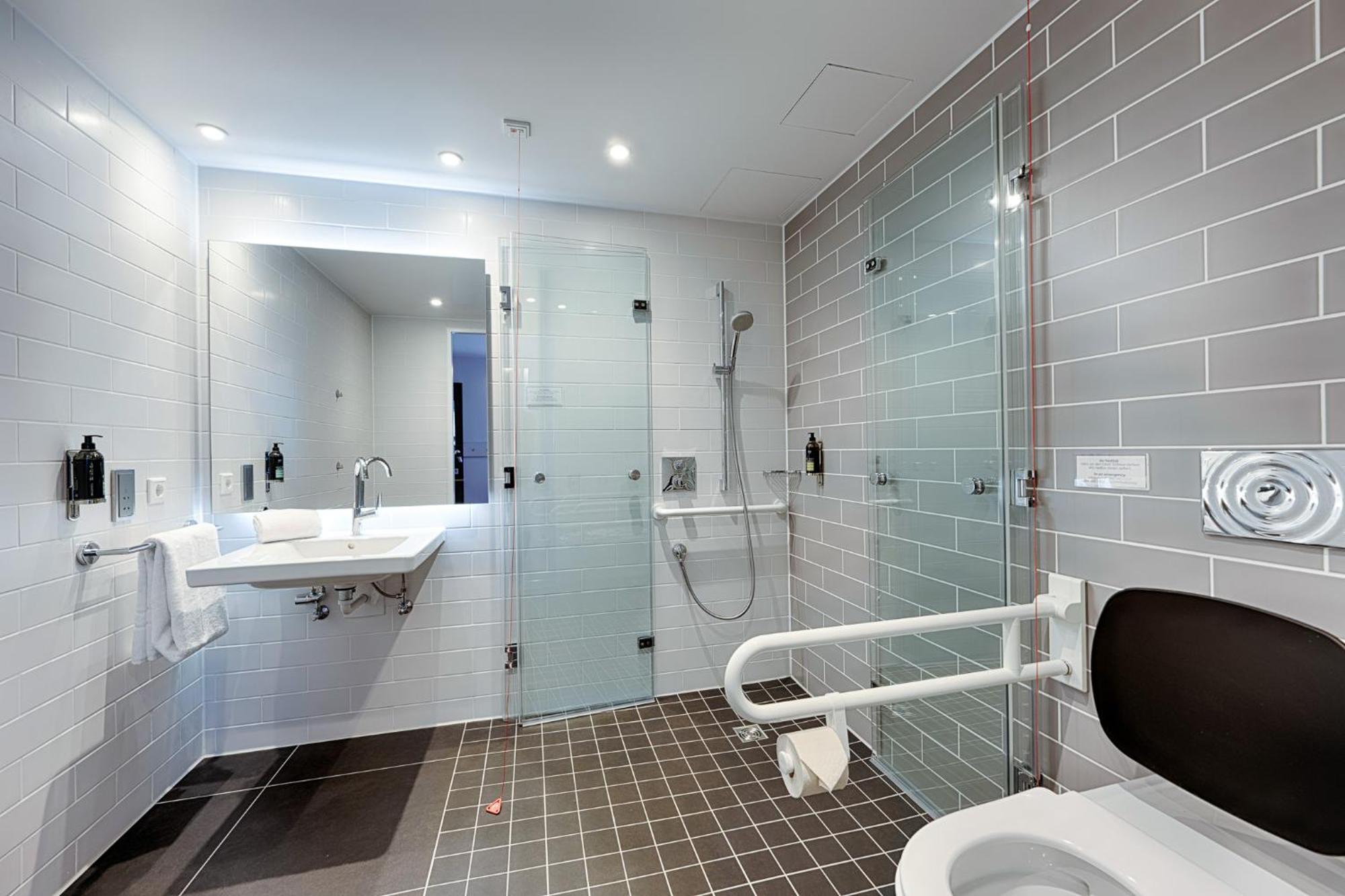 Premier Inn Berlin City Wilmersdorf Екстериор снимка